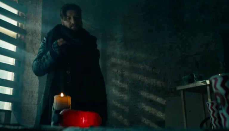 Момент из 7 серии 1 сезона