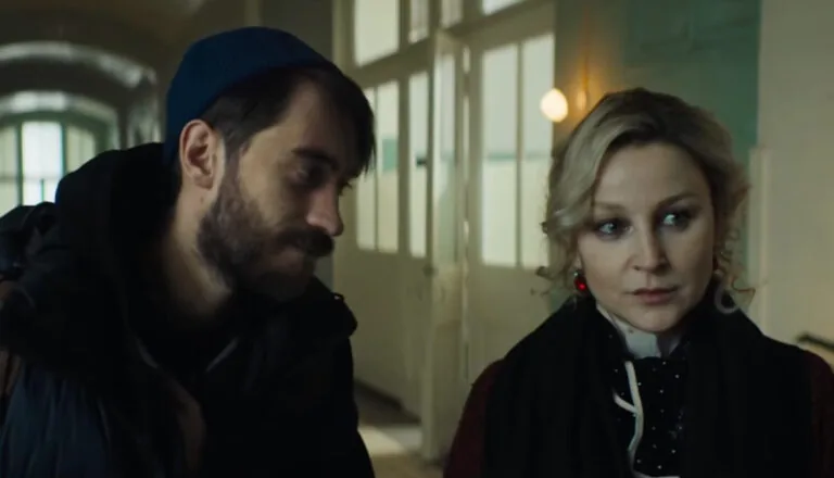 Момент из 8 серии 1 сезона