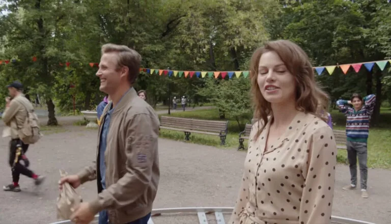 Момент из 9 серии 2 сезона