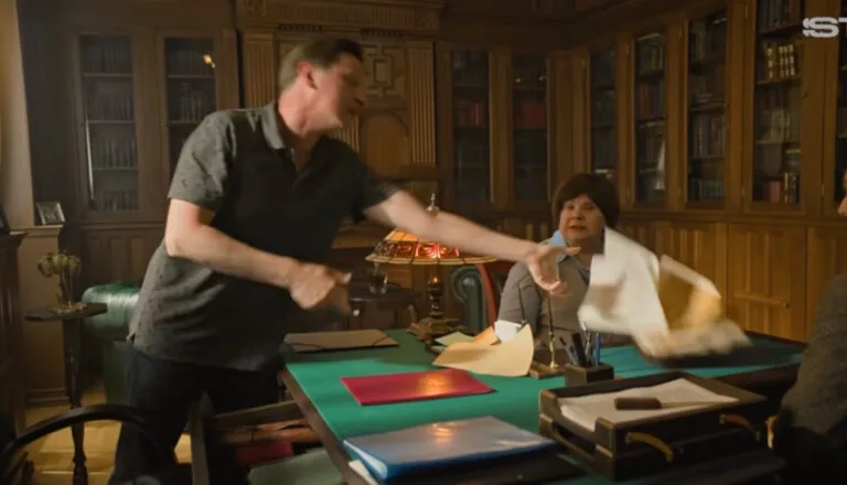 Момент из 2 серии 3 сезона