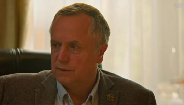 Момент из 4 серии 3 сезона